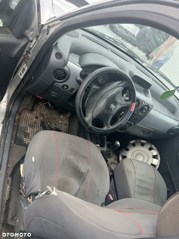 peugeot partner fotel kanapa deska kokpit podsufitka boczek podłokietnik licznik panel szyb - 2