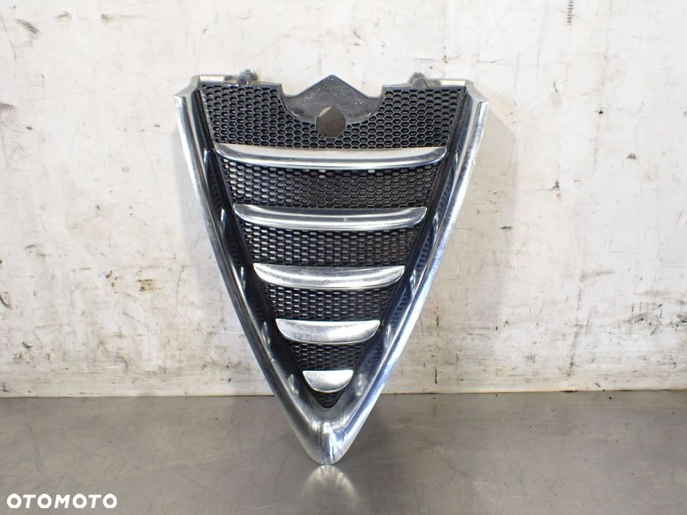 GRILL ATRAPA ALFA ROMEO GT - 1