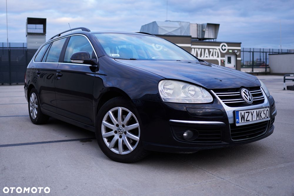 Volkswagen Golf - 1