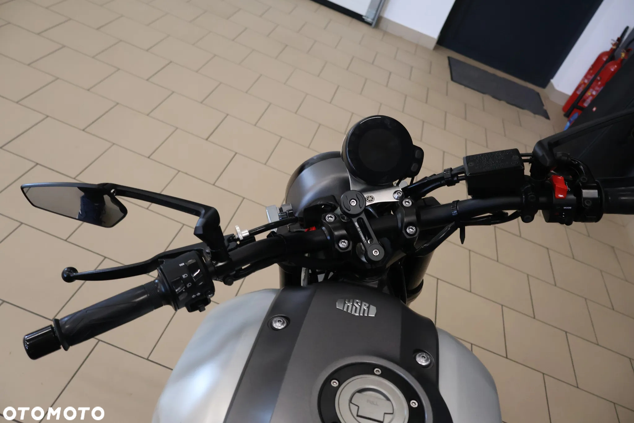 Yamaha XSR - 8