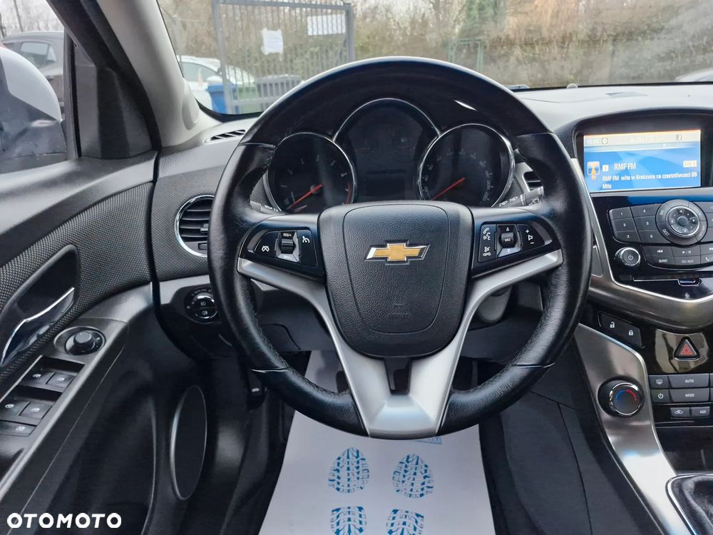 Chevrolet Cruze 1.4 T LTZ - 30