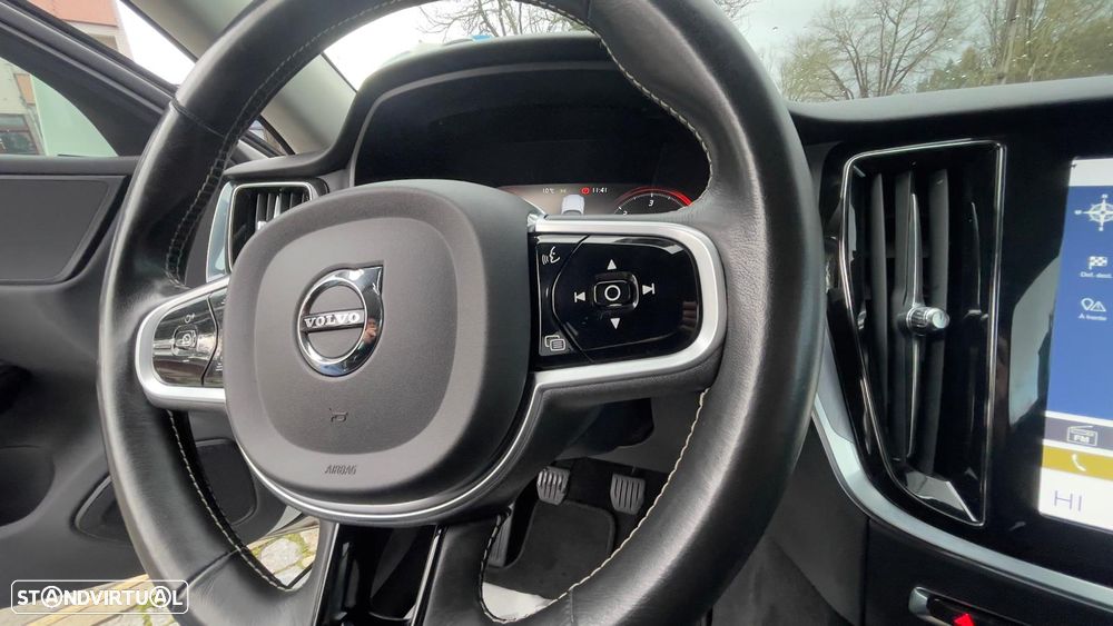 Volvo V60 D3 Momentum Pro - 17