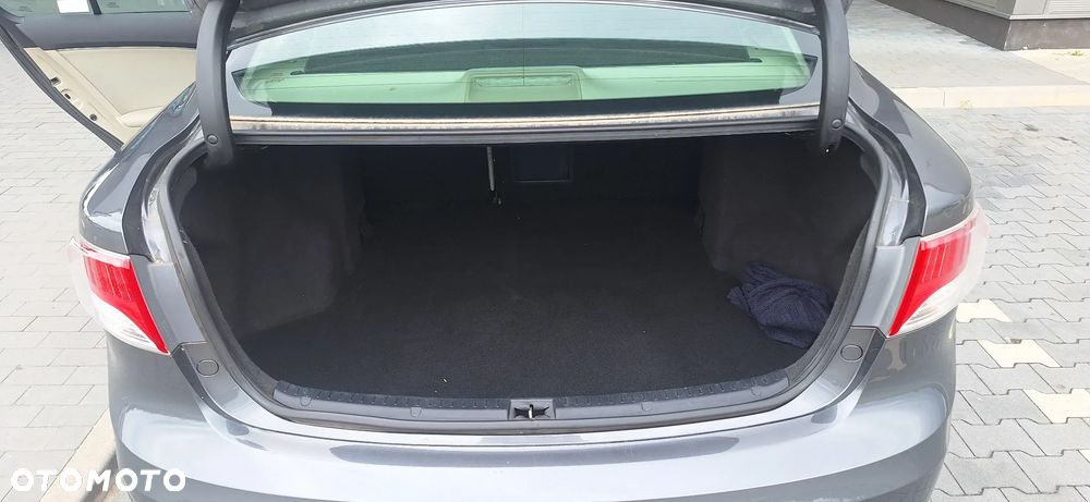 Toyota Avensis 2.2 D-4D 2010 - 6