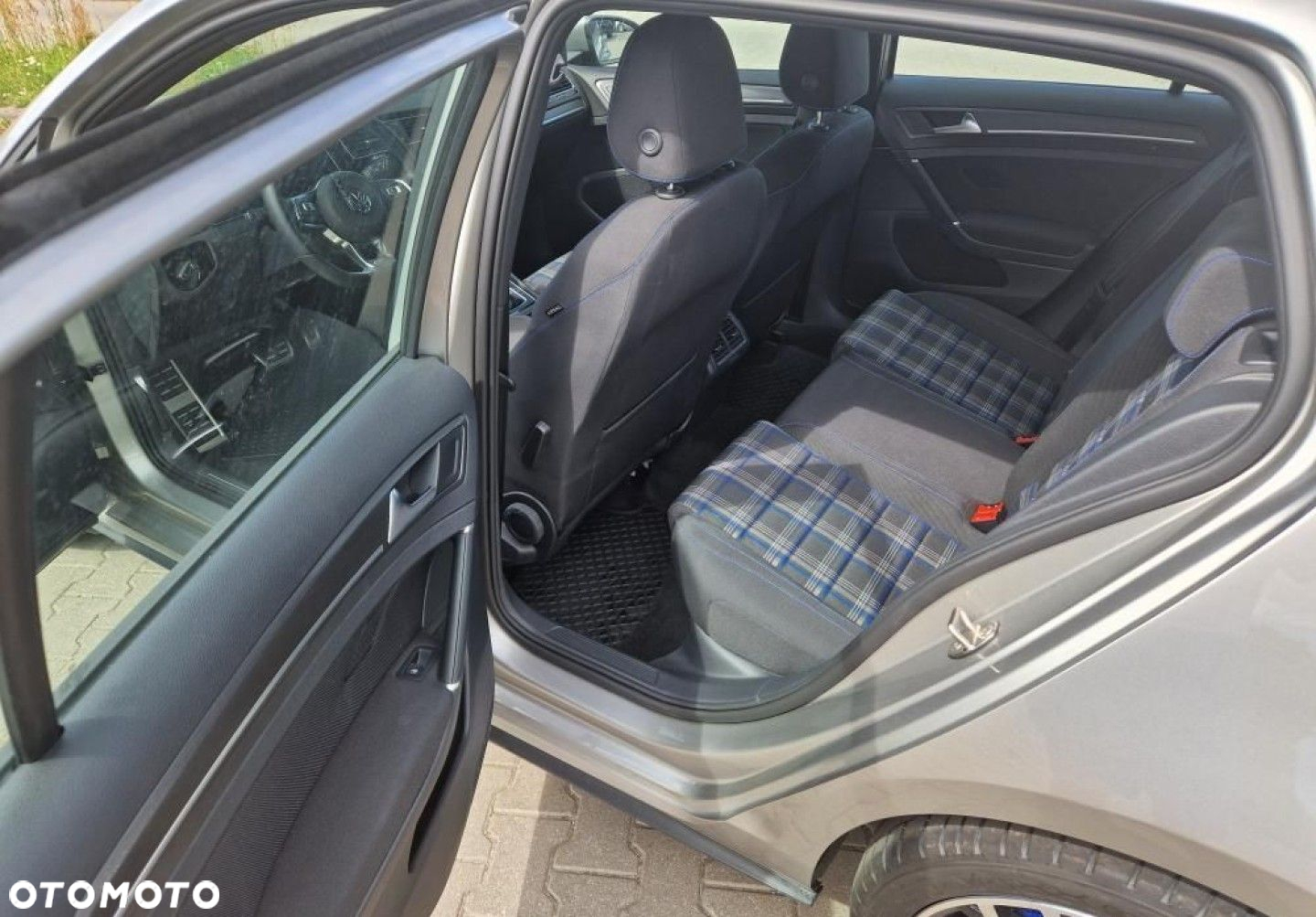 Volkswagen Golf - 9