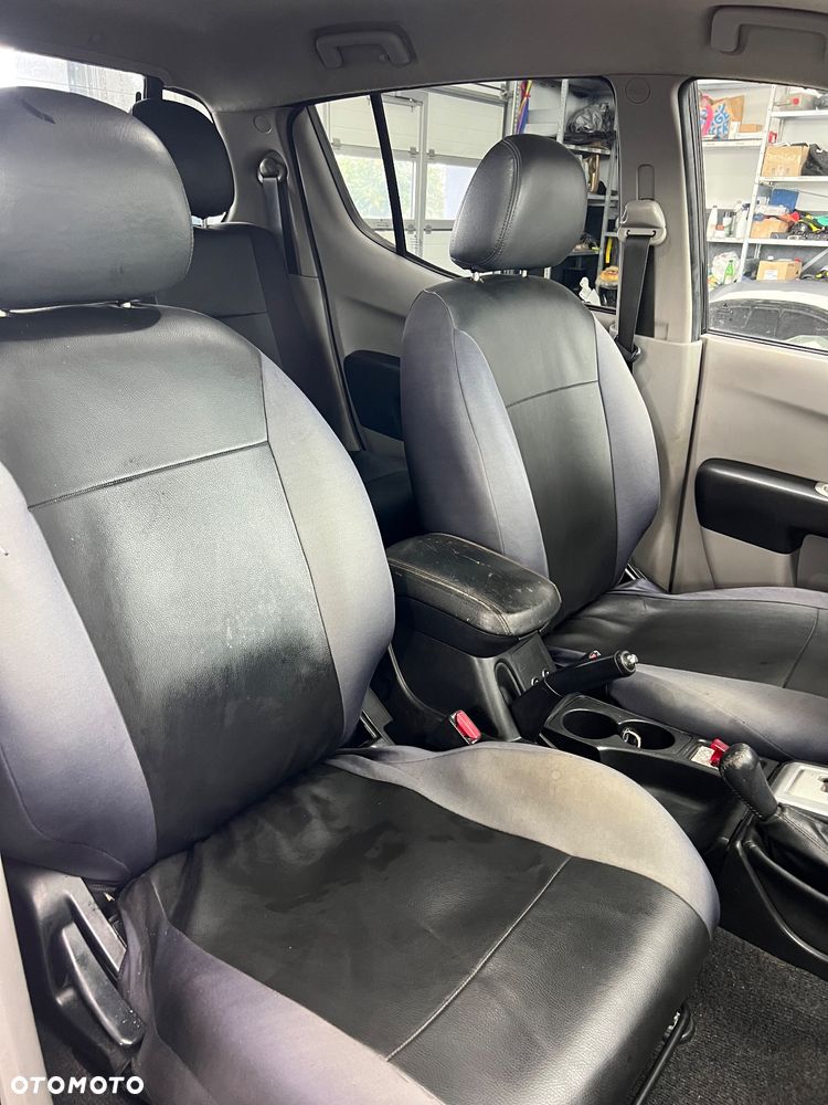 Mitsubishi L200 2.5 DID Instyle Sport - 23