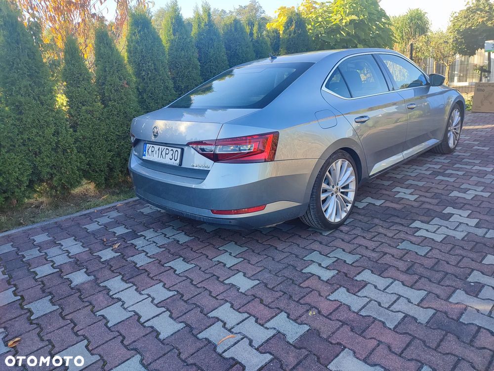 Skoda Superb 2019 photo 4