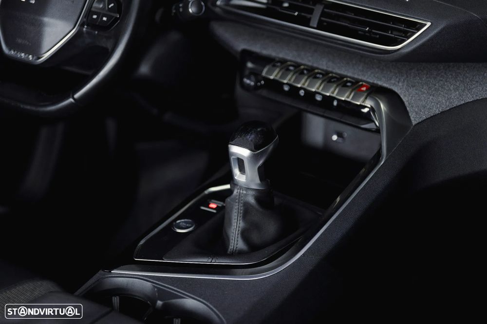 Peugeot 3008 1.2 PureTech Allure - 18