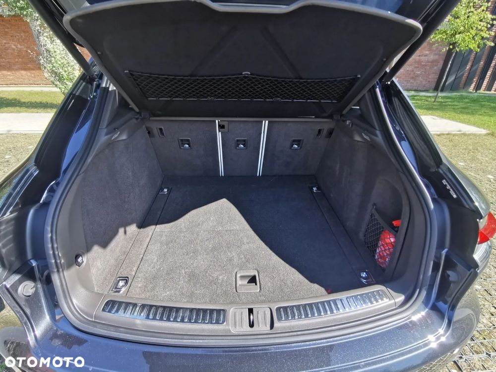 Porsche Macan Turbo - 18