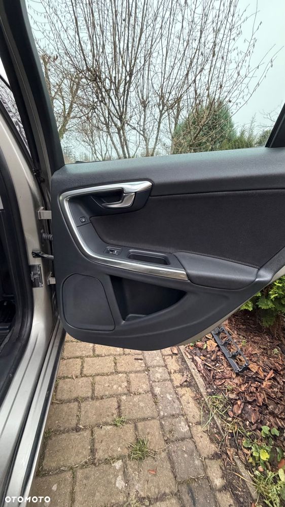 Volvo V60 DRIVe - 14