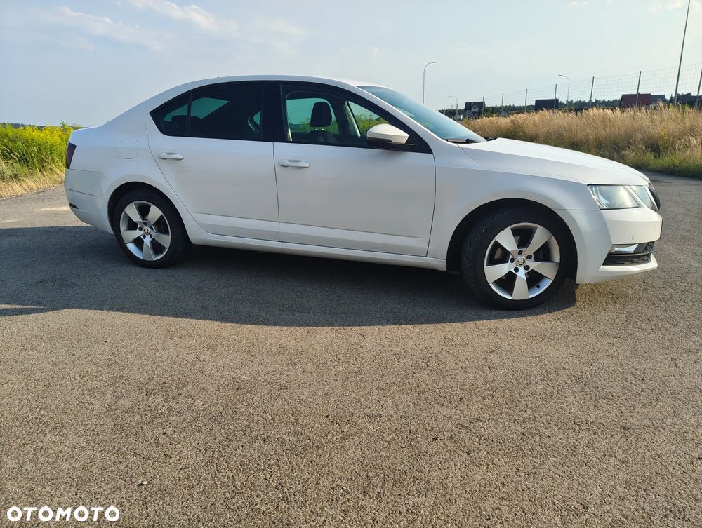 Skoda Octavia 2.0 TDI Ambition DSG - 2