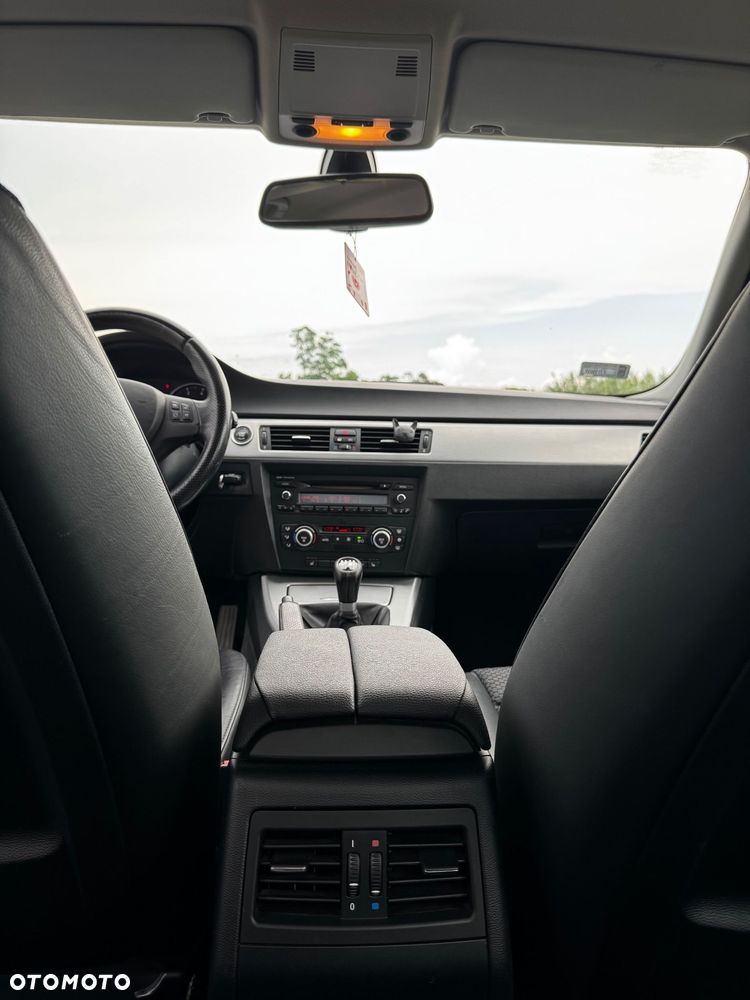 BMW Seria 3 318i - 19