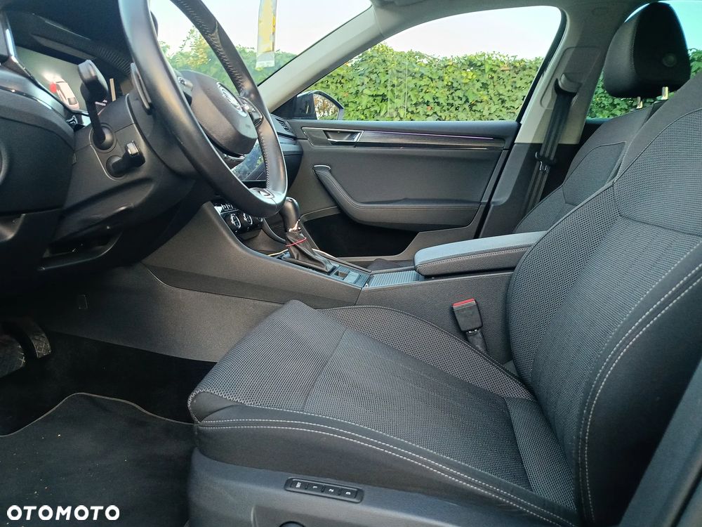 Skoda Superb 2.0 TDI DSG Style - 31
