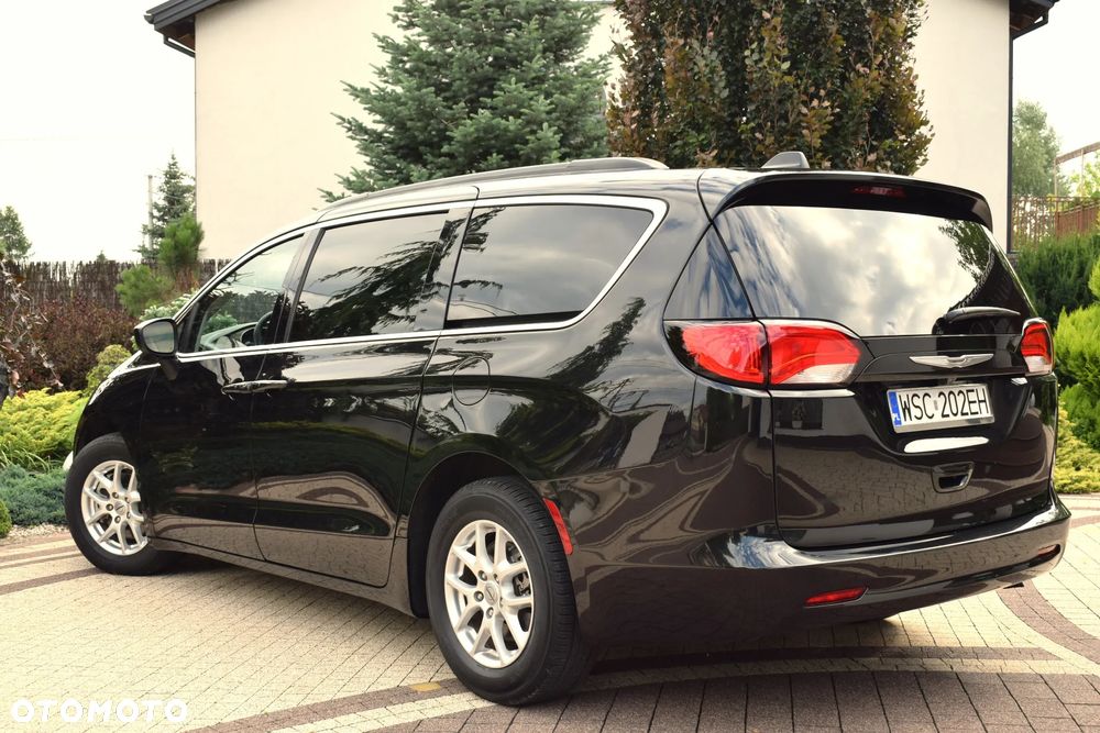 Chrysler Pacifica - 15
