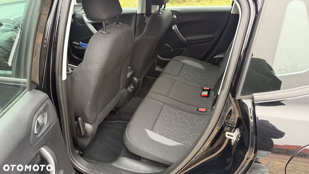 Peugeot 2008 1.2 Pure Tech Active S&S - 12