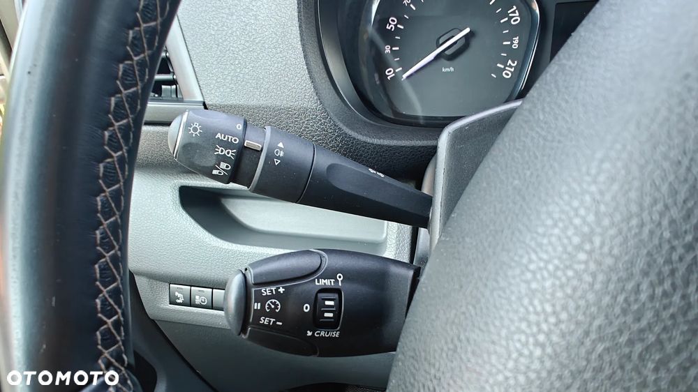 Opel Vivaro - 28