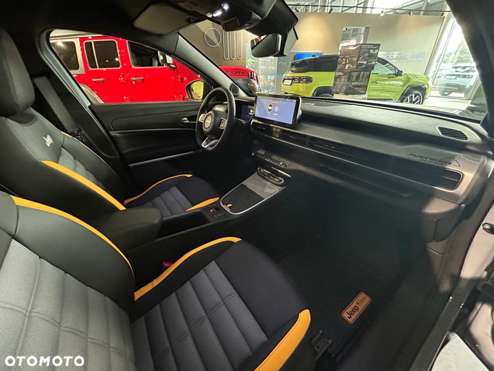 Jeep Avenger 1.2 T3 mHEV The North Face 4xe eDCT6 - 8