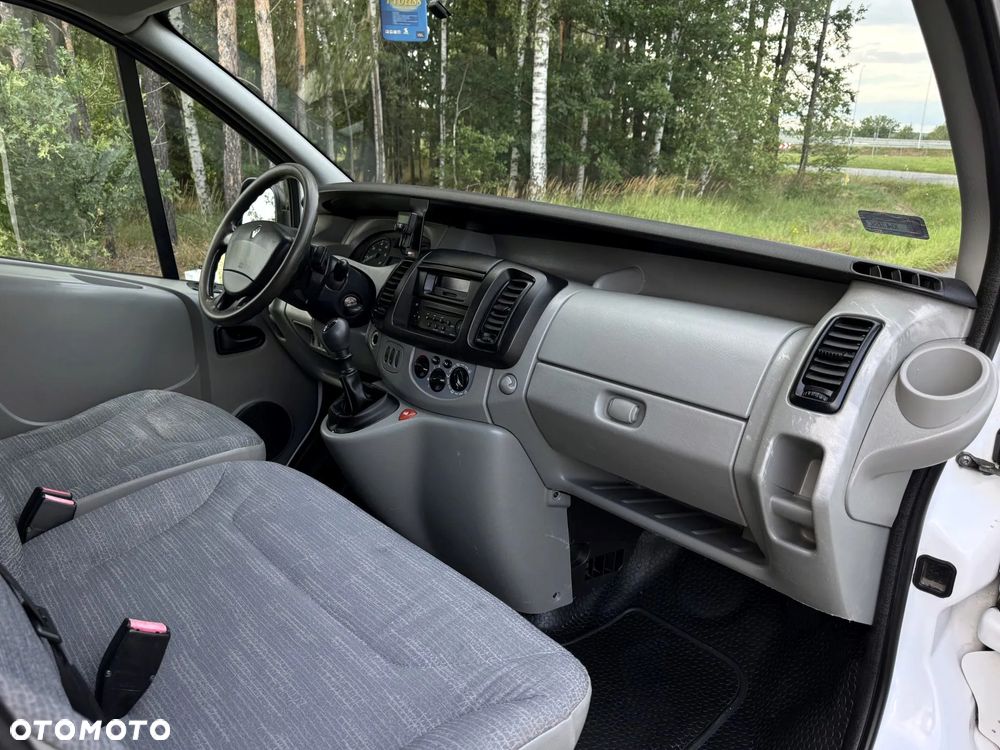 Renault Trafic - 12