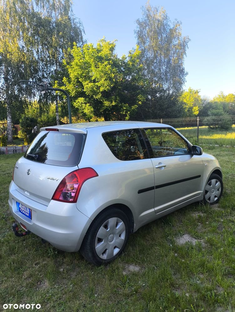 Suzuki Swift 1.3 Club - 8