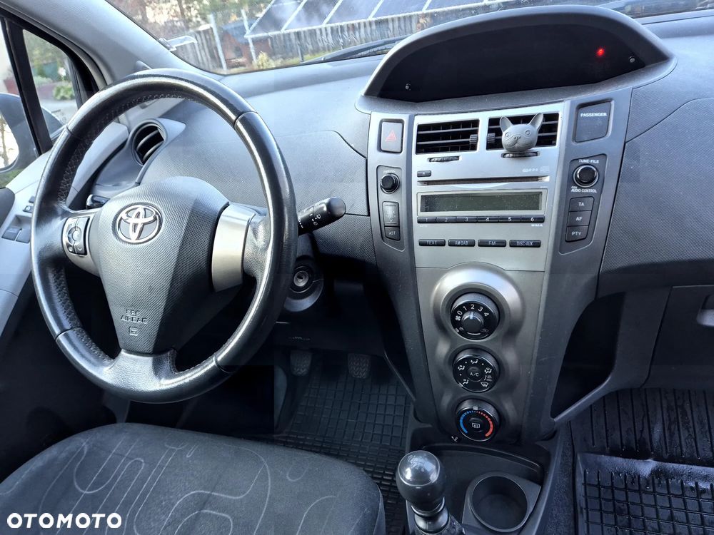 Toyota Yaris 1.33 Luna - 9