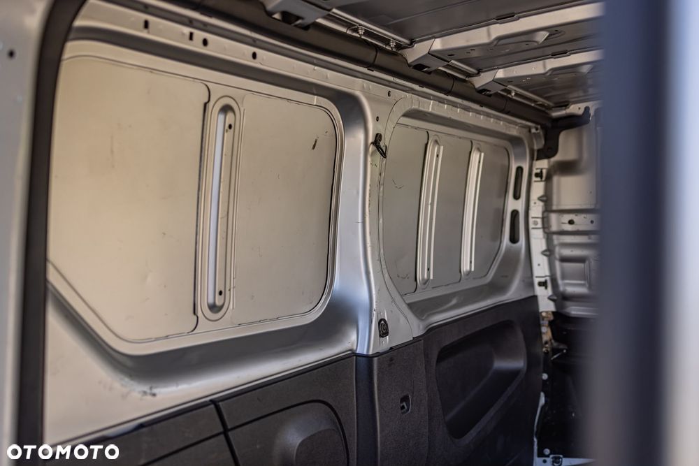 Renault Trafic - 32
