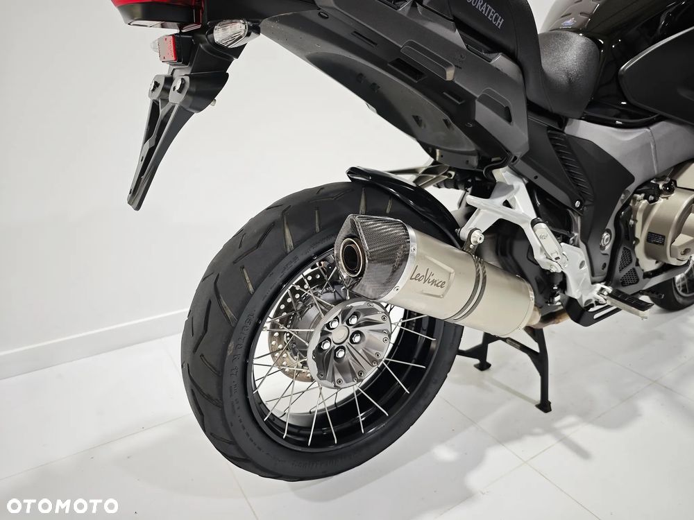Honda VFR - 12