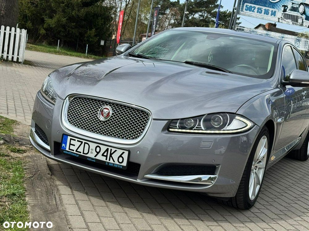 Jaguar XF 2.2 D Luxury - 7