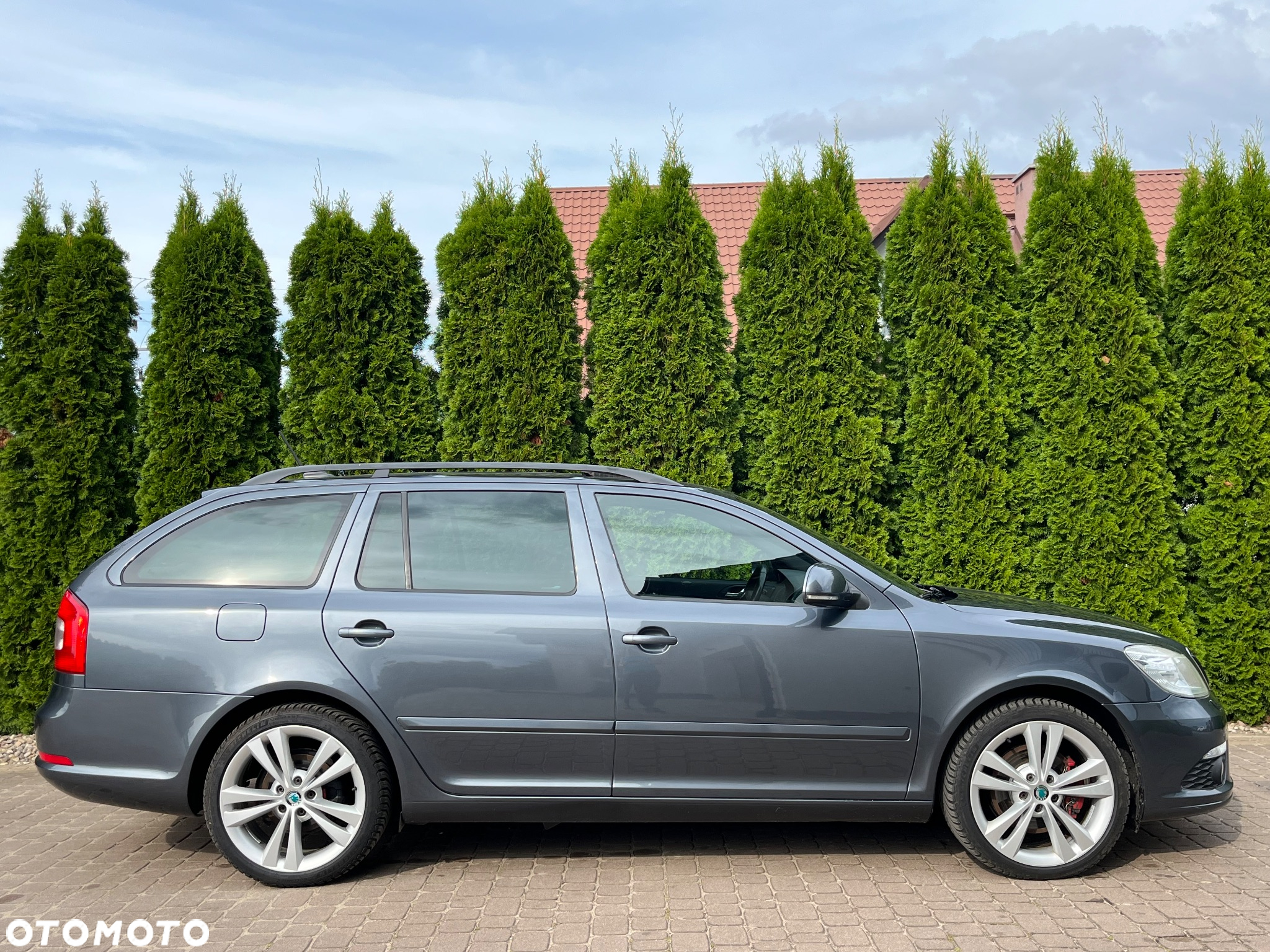 Skoda Octavia Combi 2.0 TDI CR DPF DSG RS - 10