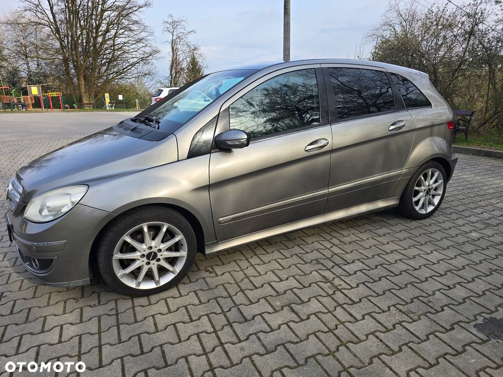 Mercedes-Benz Klasa B 200 CDI DPF Autotronic SPORT EDITION - 31