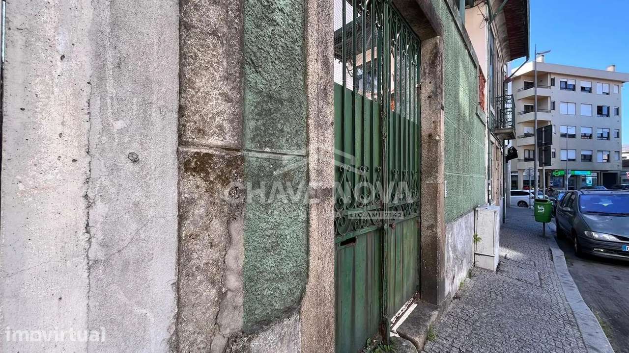 Prédio Para Recuperar em Mafamude (Avª da República) - Grande imagem: 3/5