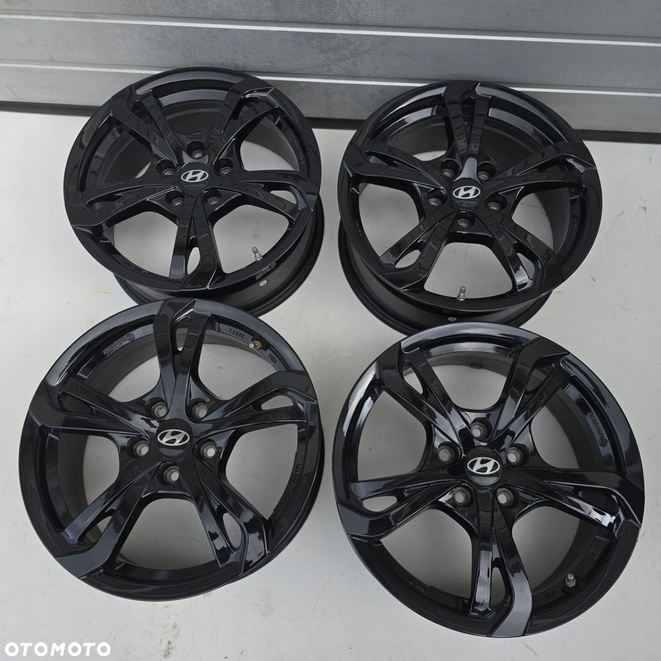 HYUNDAI i30 IX20 IX5 IX35 TUCSON IONIQ KONA 5x114,3 17ET47 7J 4X - 1