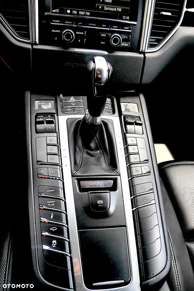 Porsche Macan Turbo - 15