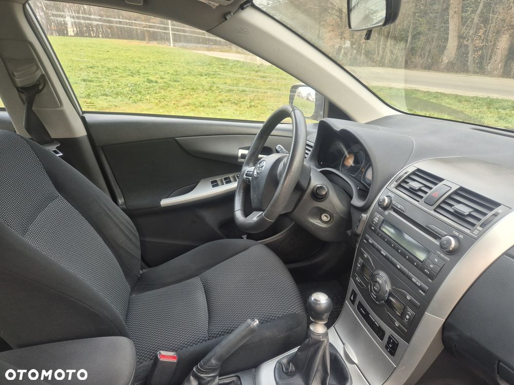 Toyota Corolla - 6
