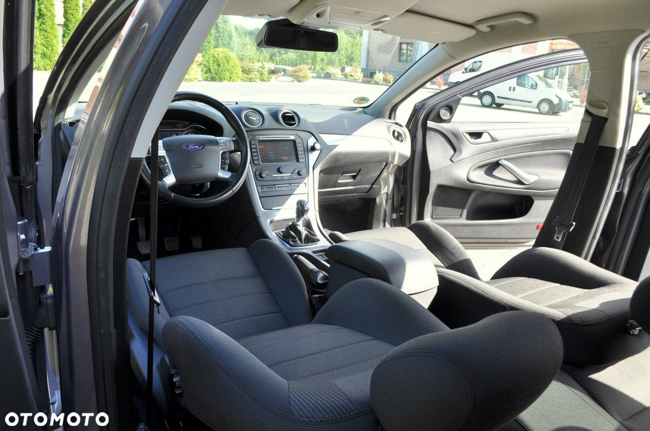 Ford Mondeo - 28