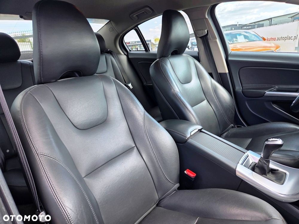 Volvo S60 D2 Drive-E Momentum - 34
