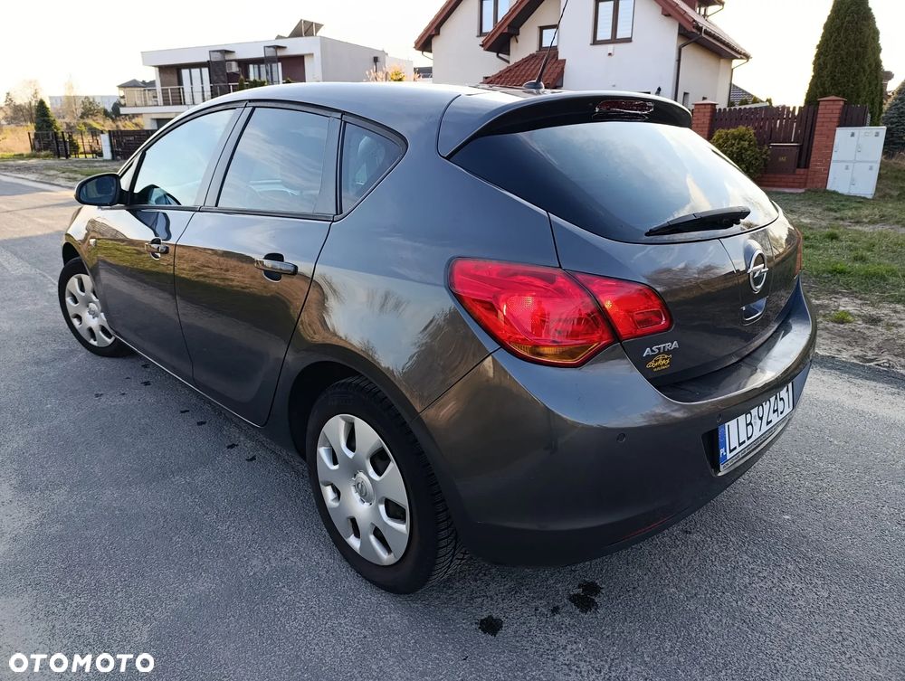 Opel Astra 1.6 Catch me - 5