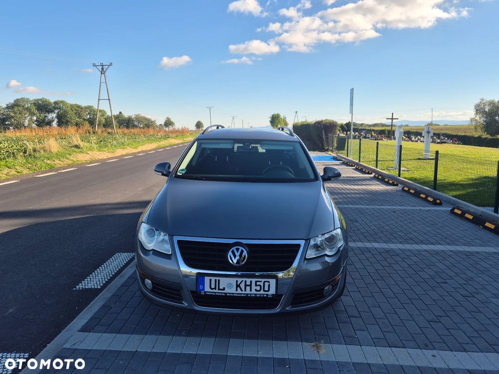 Volkswagen Passat - 1