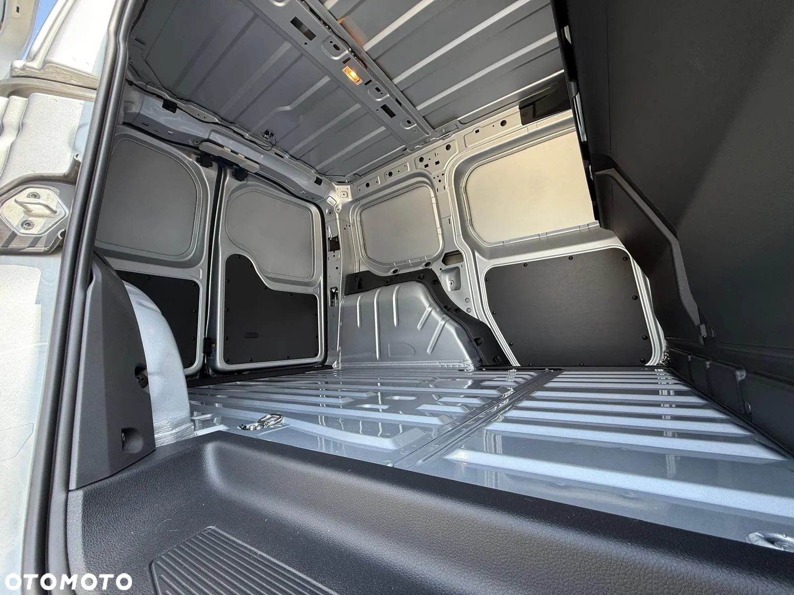Volkswagen Caddy - 31
