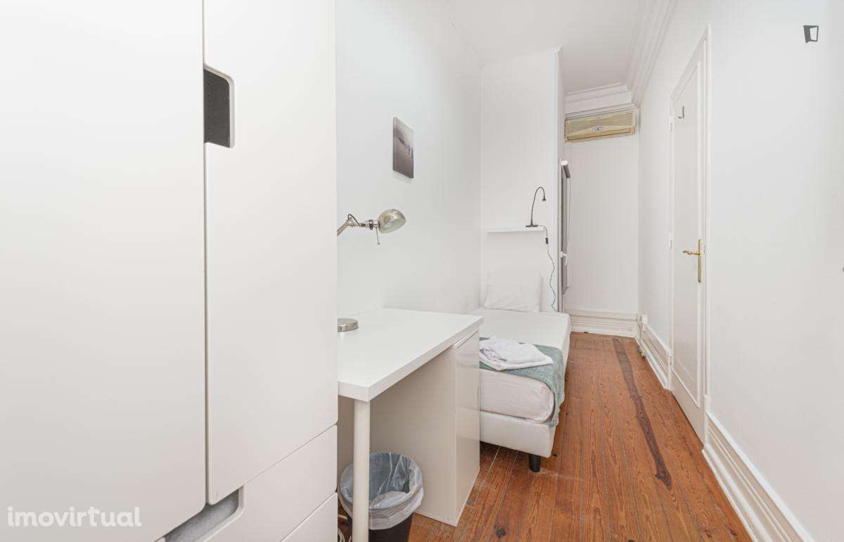 Quarto - localizado em Marquês de Pombal Lisbon - Grande imagem: 2/18