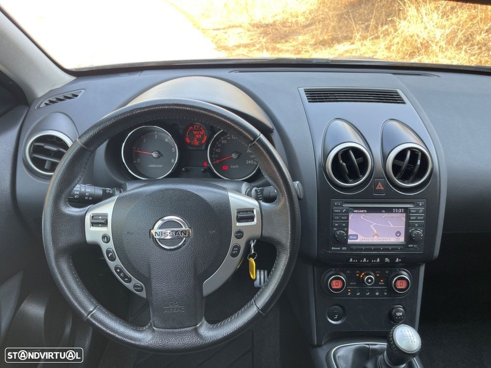 Nissan Qashqai 1.5 dCi Tekna Premium 17 - 21