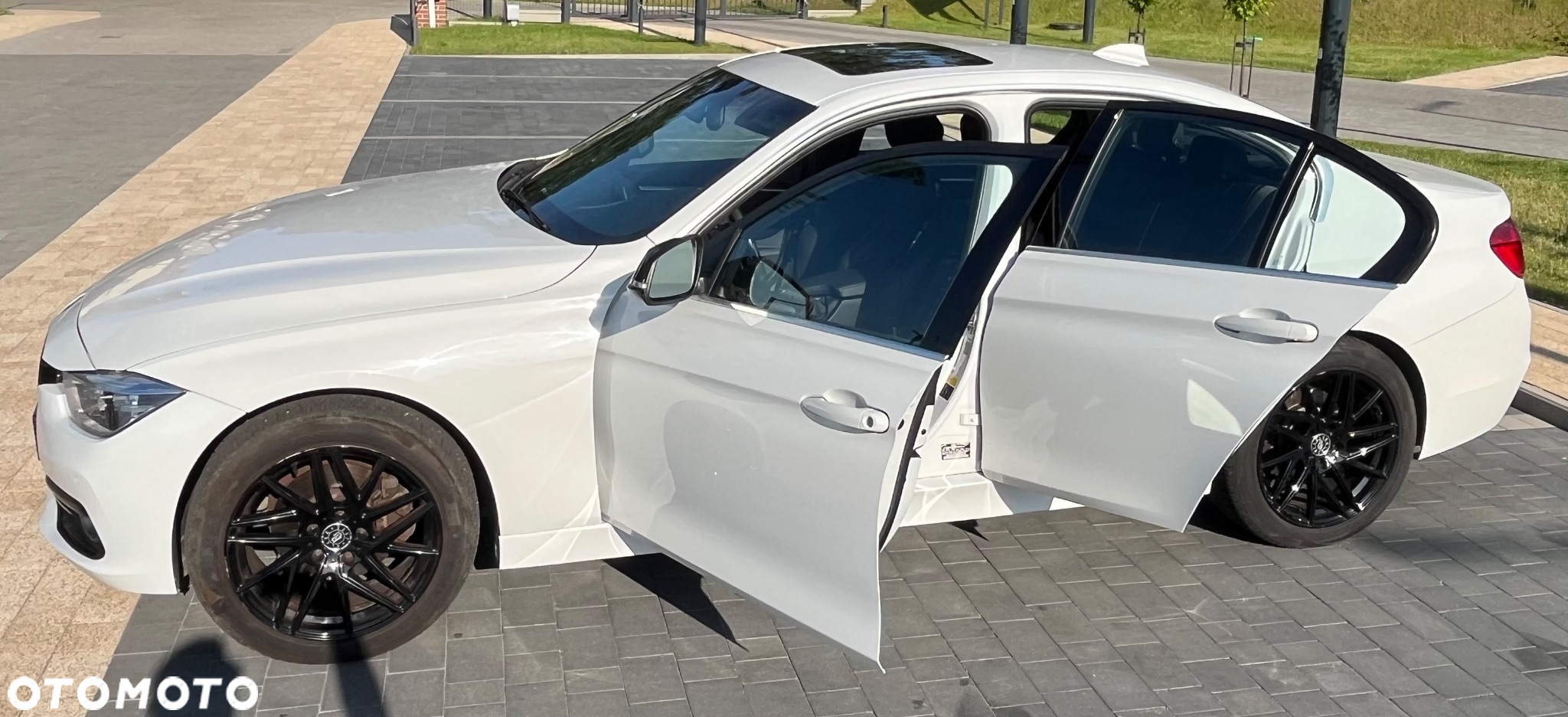 BMW Seria 3 330i xDrive Sport Line Shadow - 14