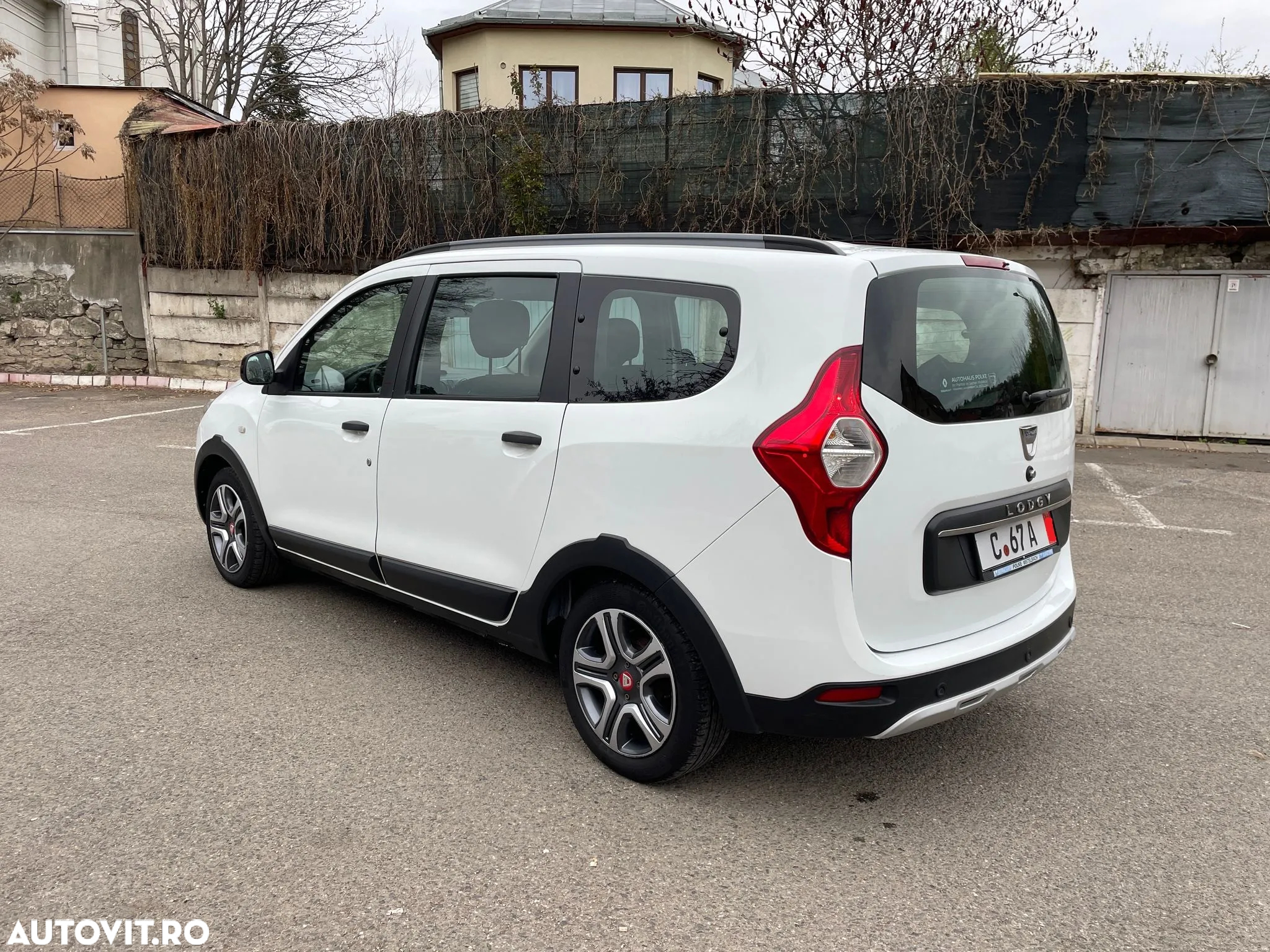 Dacia Lodgy TCe 130 GPF Stepway - 18