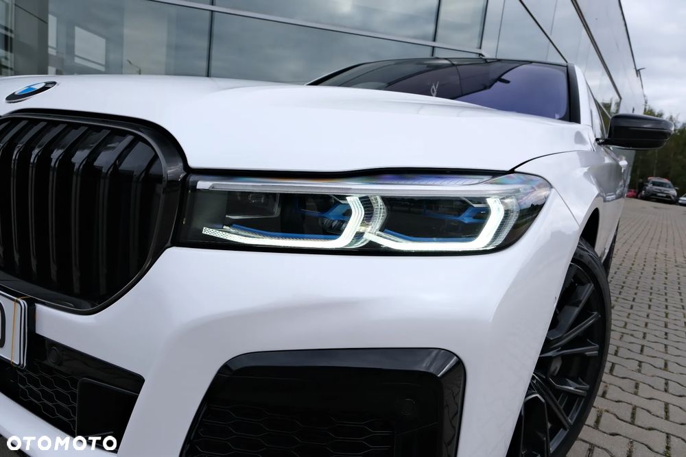 BMW Seria 7 750i xDrive sport - 22