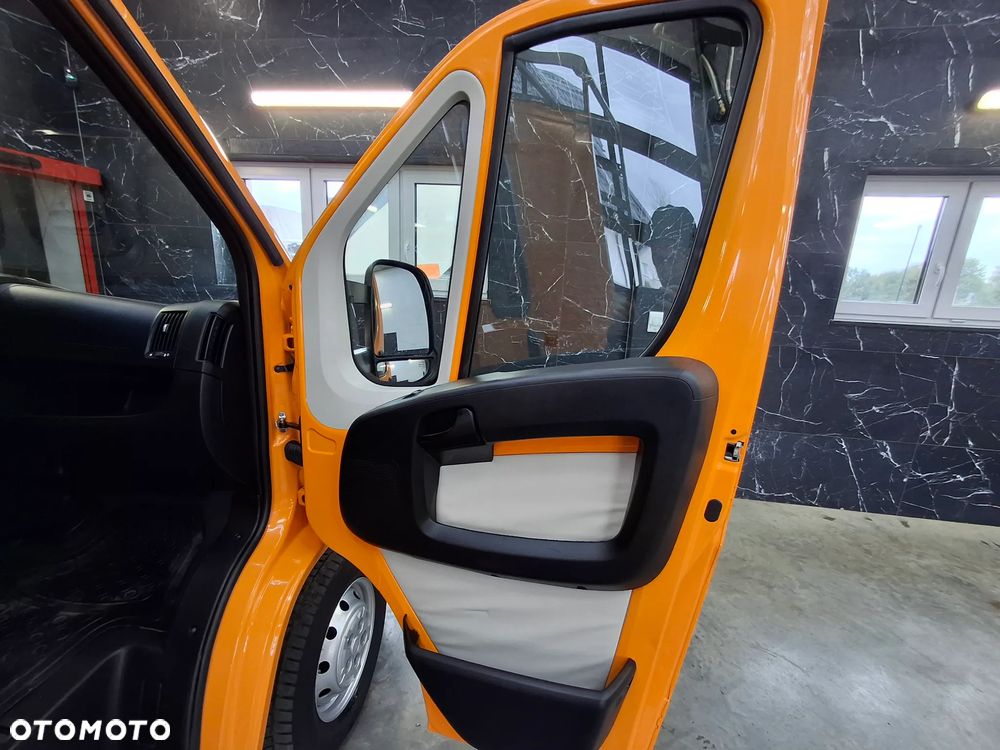 Fiat Ducato LIFT 2015r Automatyczna Skrzynia Biegów Brygadówka Doka Dubel Kabina Światła LED Hak Służba Autostradowa Służba Drogowa - 23