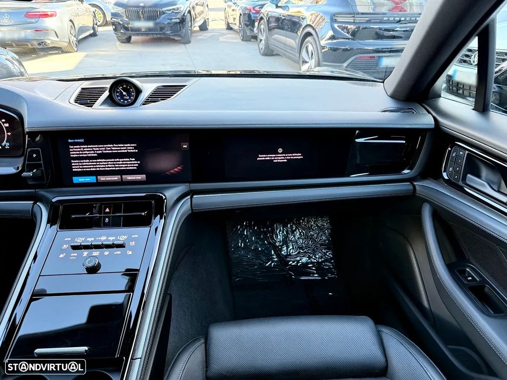 Porsche Panamera 4 E-Hybrid - 12