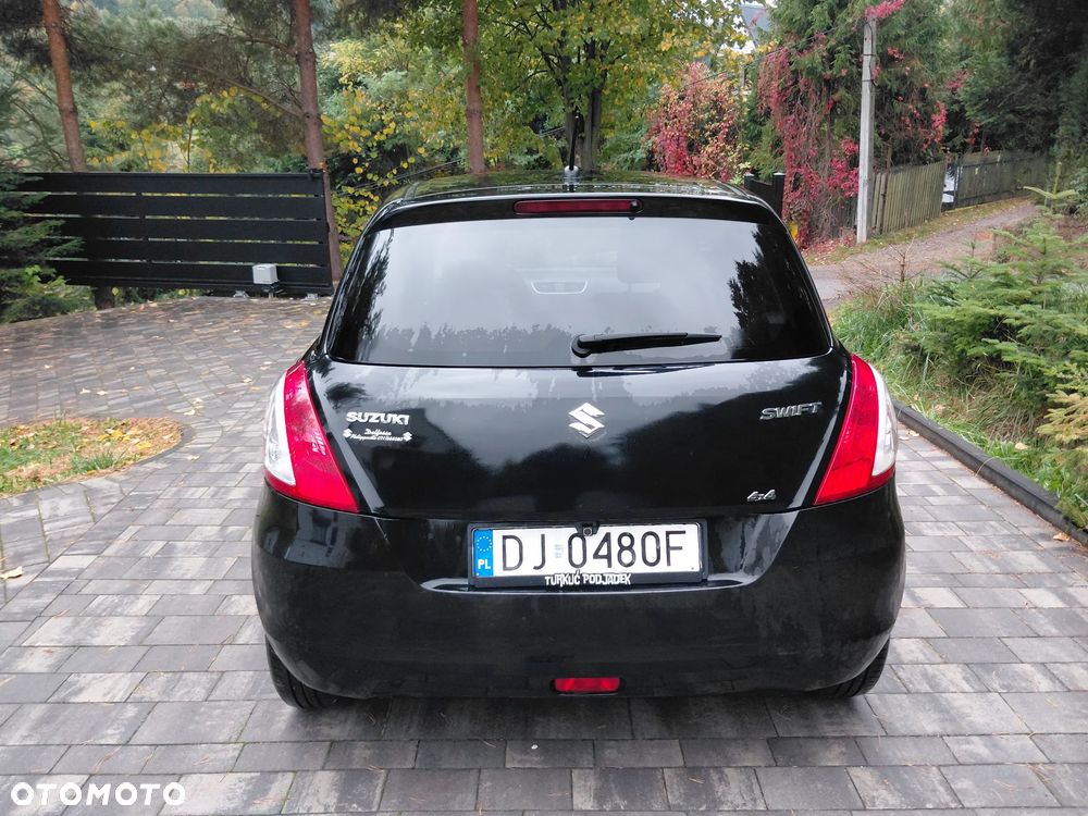 Suzuki Swift 2012 photo 3