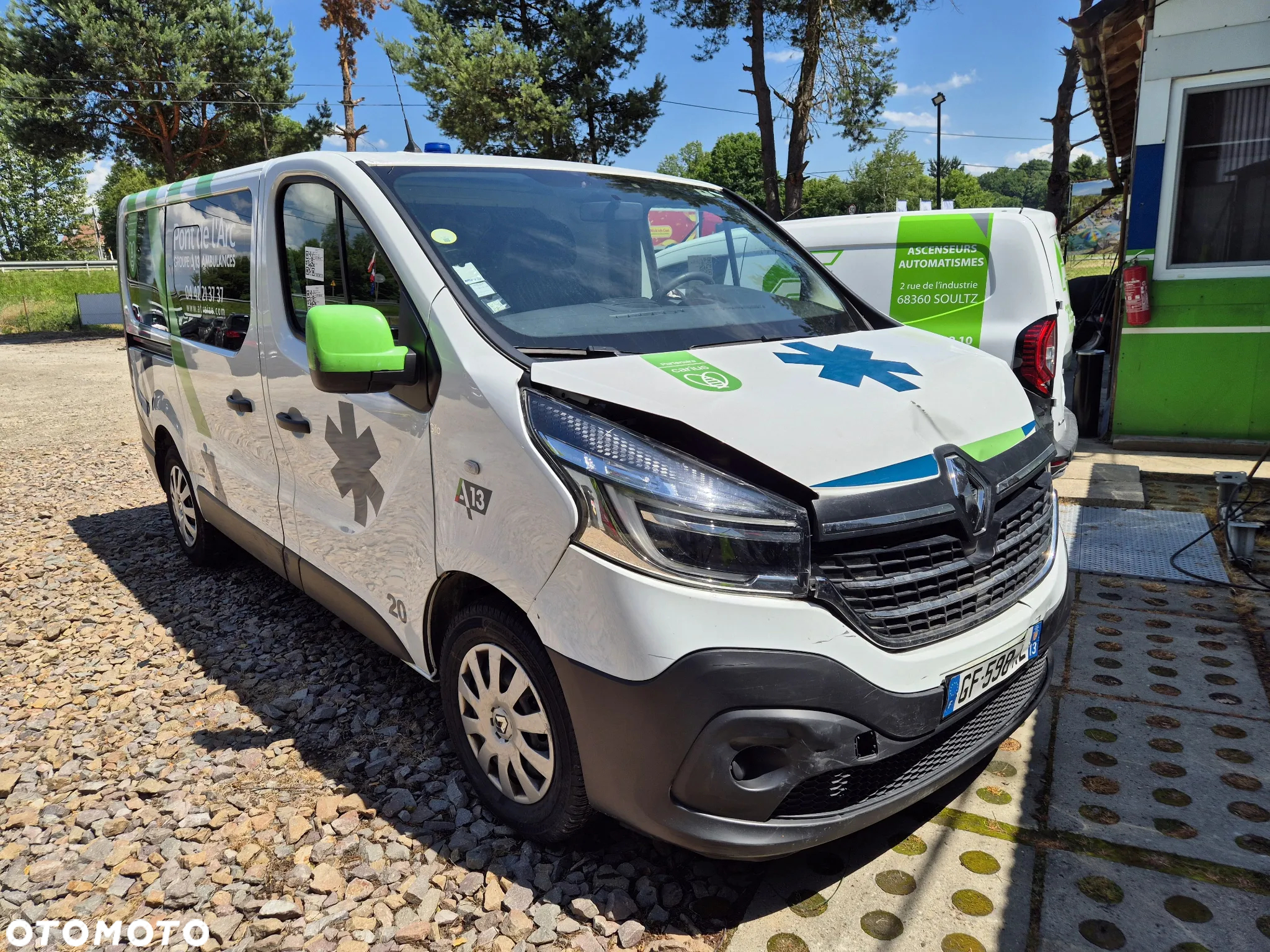 Renault TRAFIC - 2