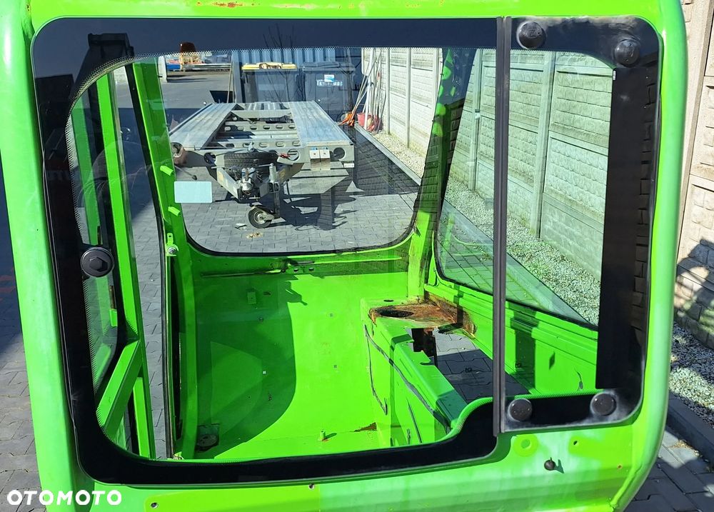 Merlo P 34.7 szyba tylna tył kabiny uchylna oryginał - 1