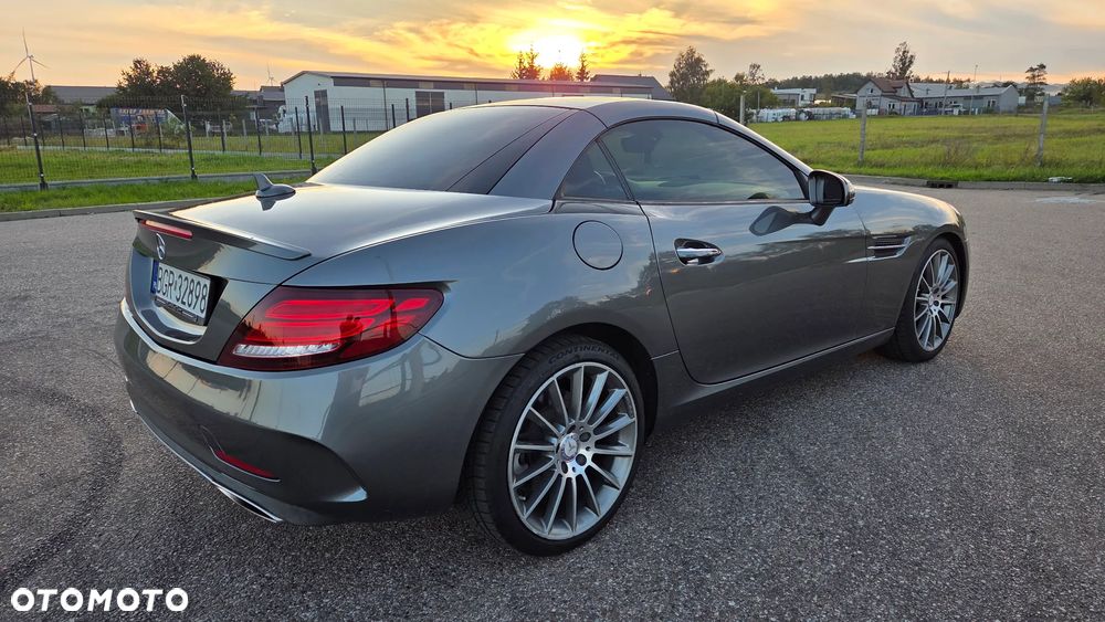 Mercedes-Benz SLC 300 9G-TRONIC - 9