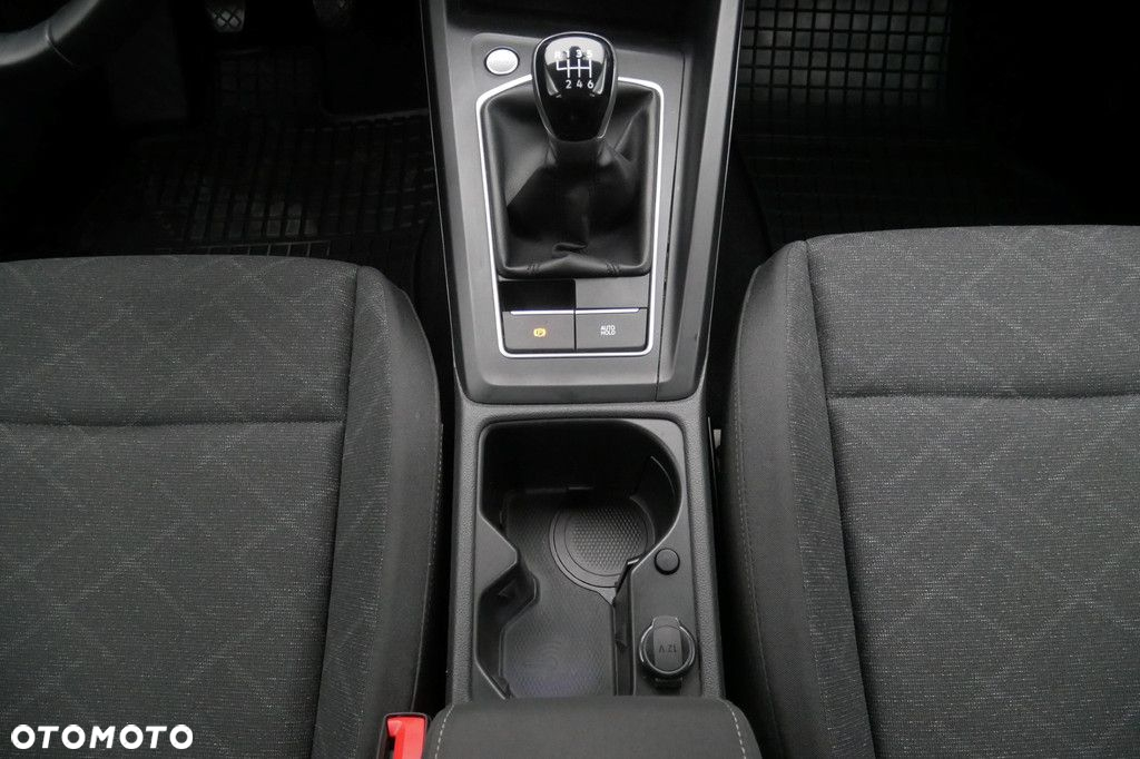 Volkswagen Golf - 11