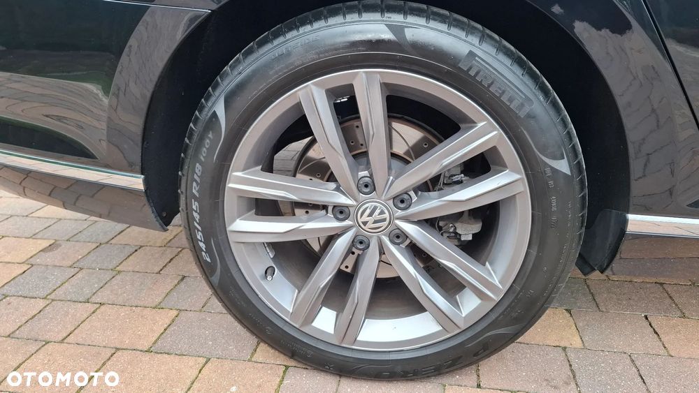 Volkswagen Passat - 15